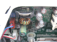 マザーボード上のCMOS電池です。